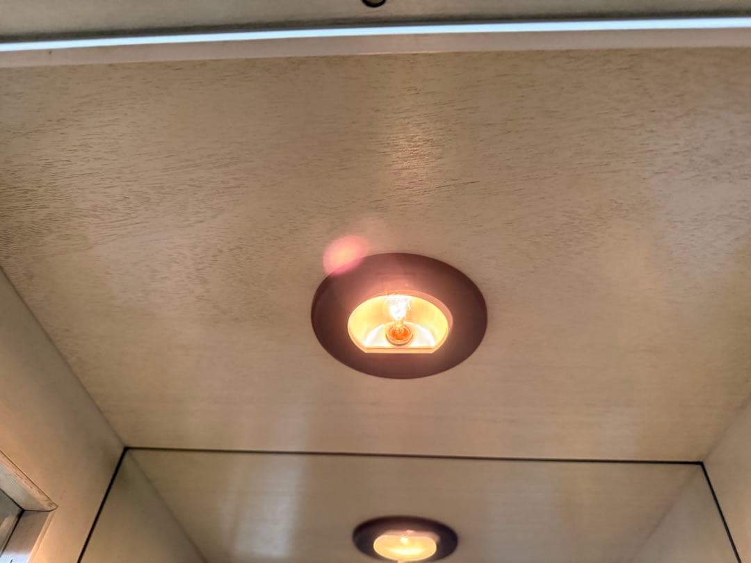 ホワイトガラスディスプレイケース