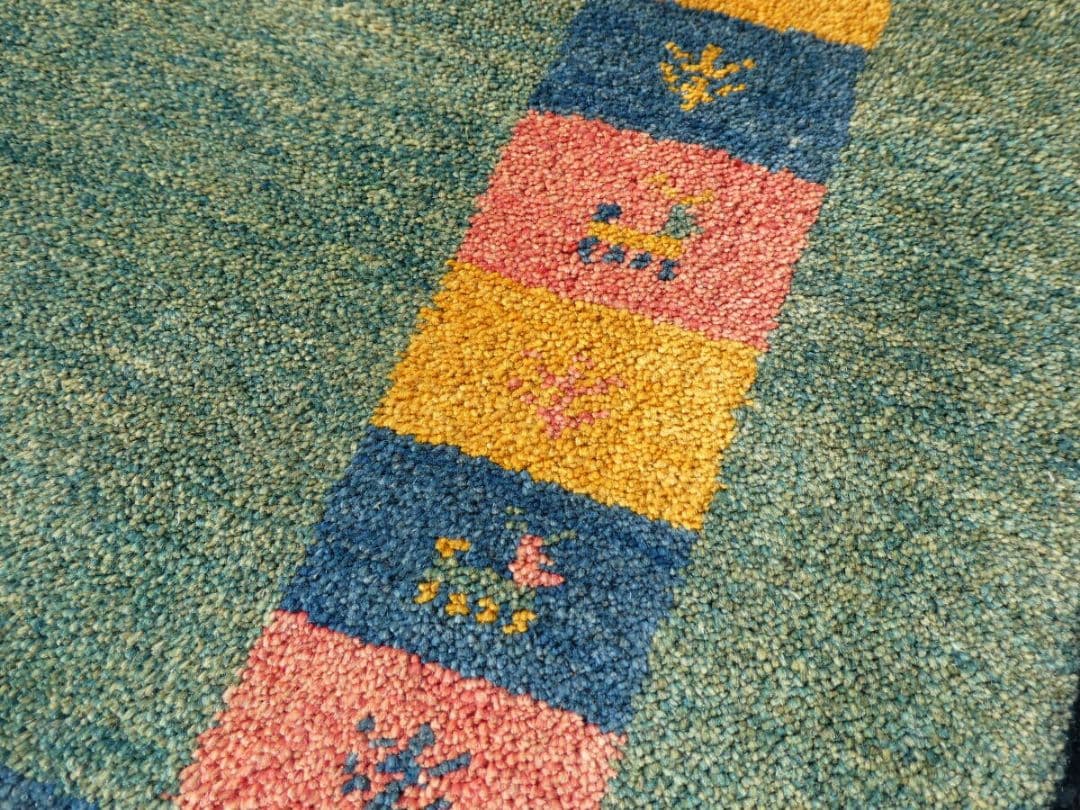 ⏰️半額以下⏰️　122×86cm　ギャッベ　ペルシャ絨毯　イラン産　手織り