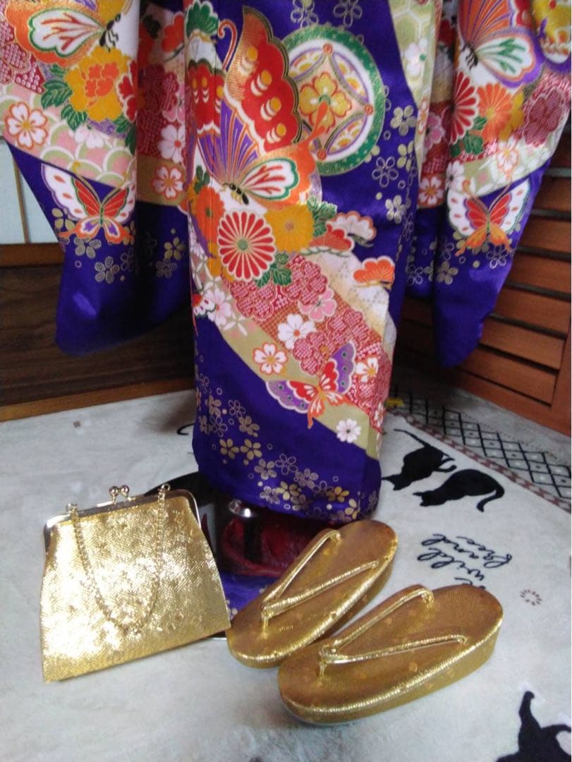 7歳向け・化繊・お着物のセットです