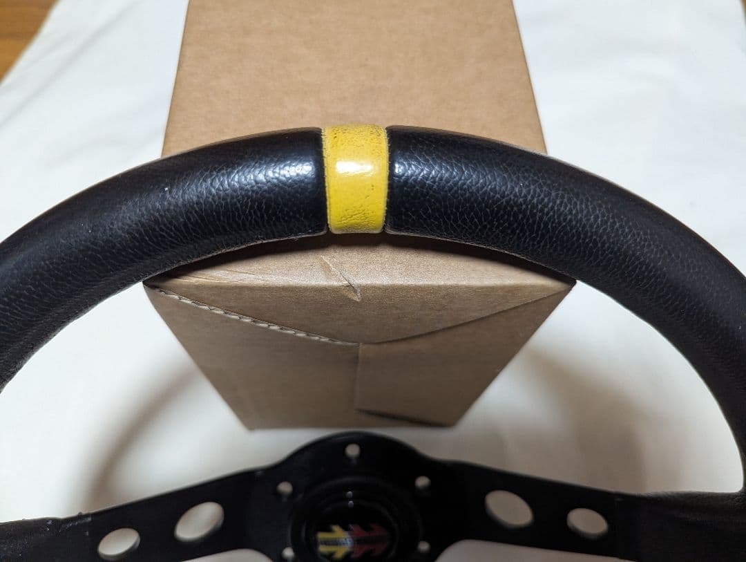 正規 momo mod.07 ディープコーン ステアリング レザー ハンドル
