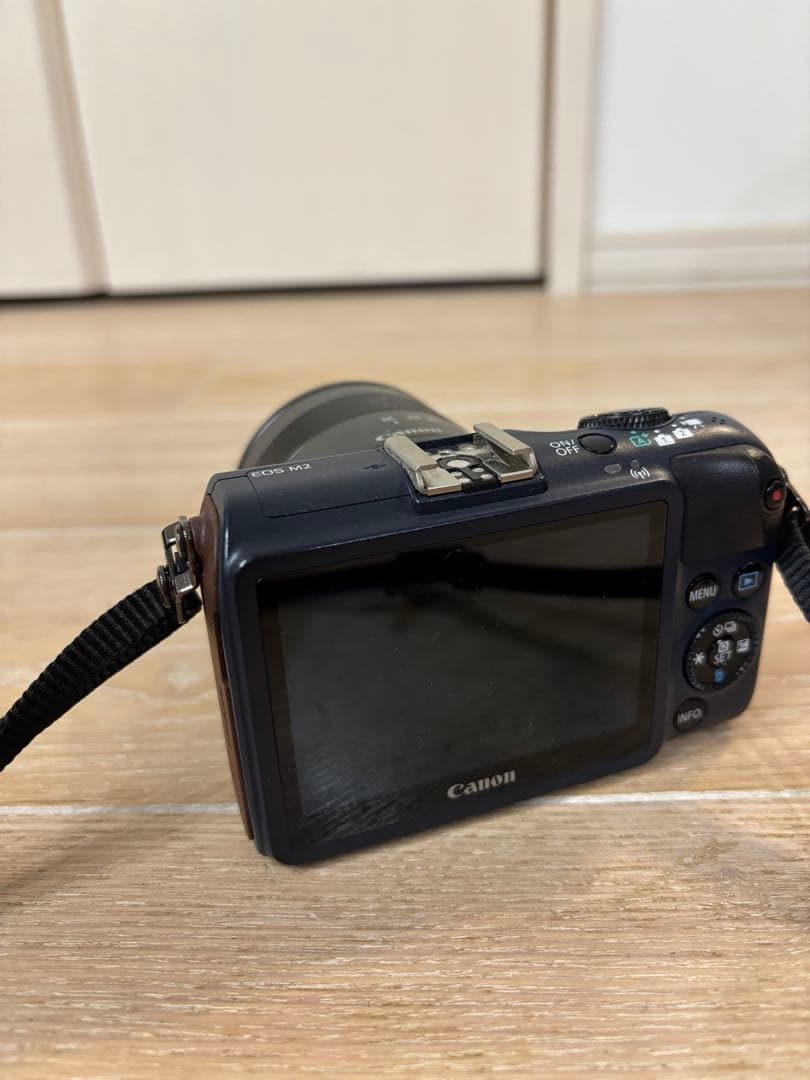 Canon EOS M2 ミラーレスカメラ