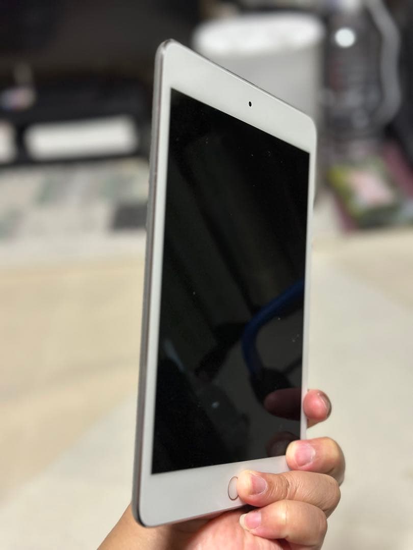 Apple iPad mini 4 128GB ホワイト Wi-Fi