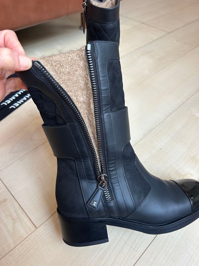 Chanel ブラック レザー ブーツ 38,5