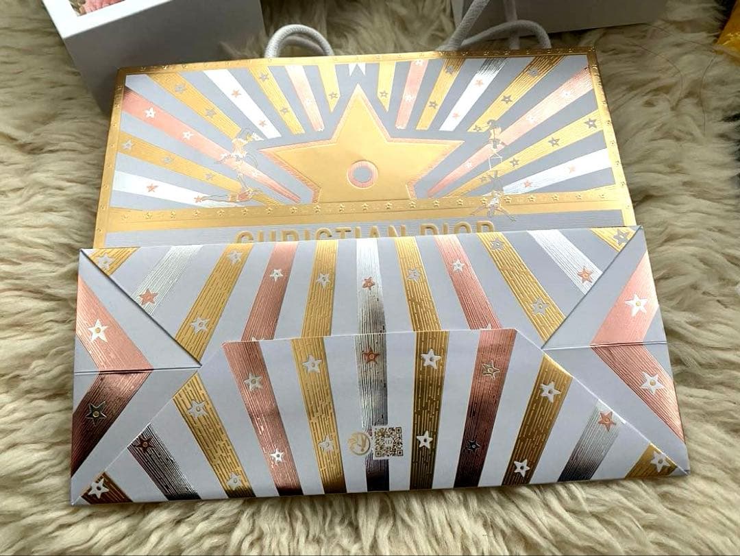 Dior プリザーブドフラワーアレンジメントフォトスタンド　ショップバック付き