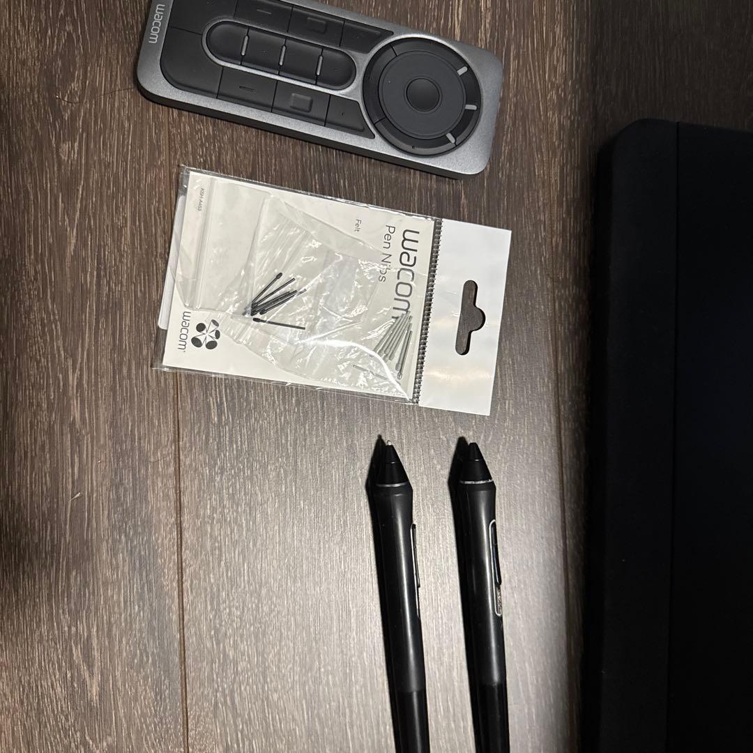 WacomCintiqPro 24 ペン&タッチモデル Ergo Stanad付