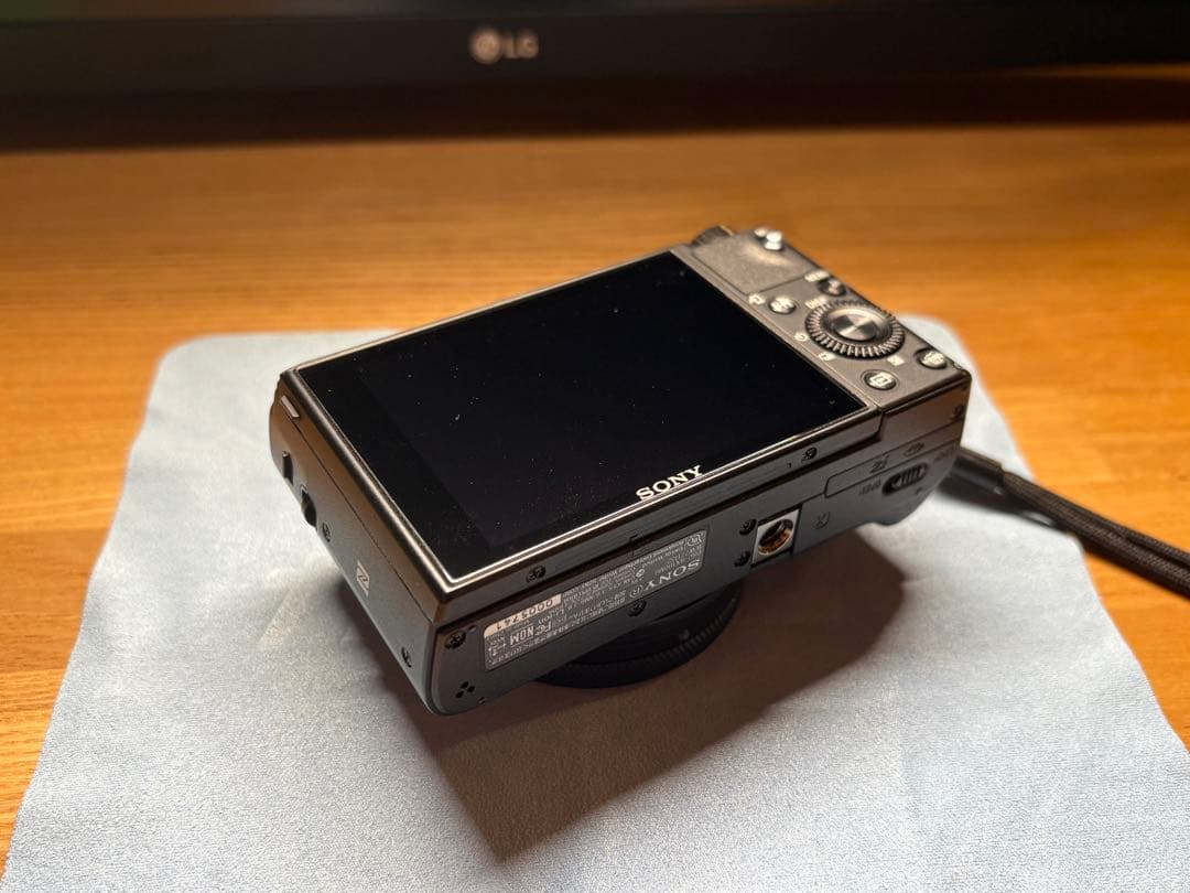 SONY Cyber−Shot RX DSC-RX100M6