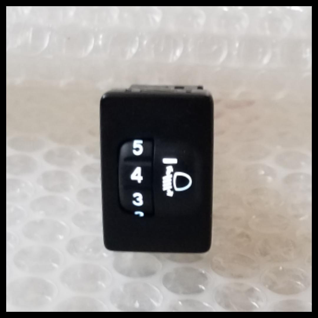 竜姫。 ダイハツ　PW・HD・LR スイッチ 5点。LED（ 白 ）