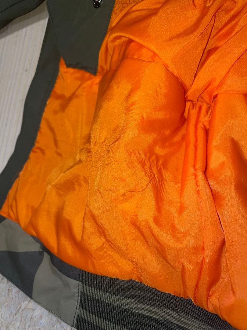 バートン（BURTON）キッズ　スキー・スノボウェア上下セット Sサイズ　120