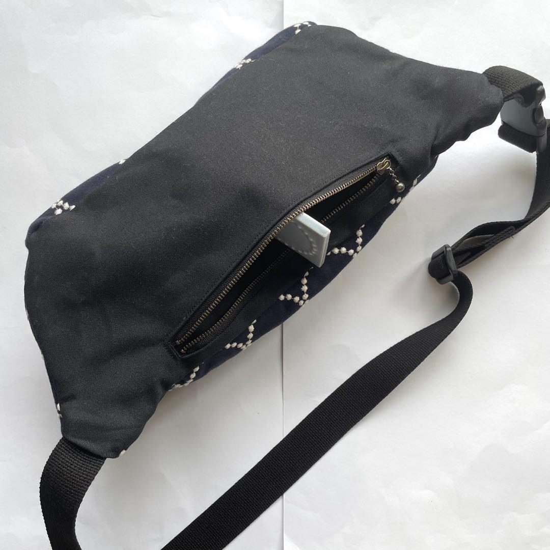 ミナペルホネン タンバリンネイビー×ホワイト ハンドメイドボディバッグ