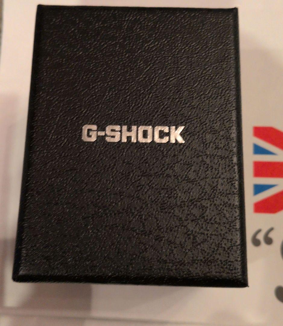 3個　①G-SHOCK DW-5600FF シルバーの出品 中箱、外箱、保証書