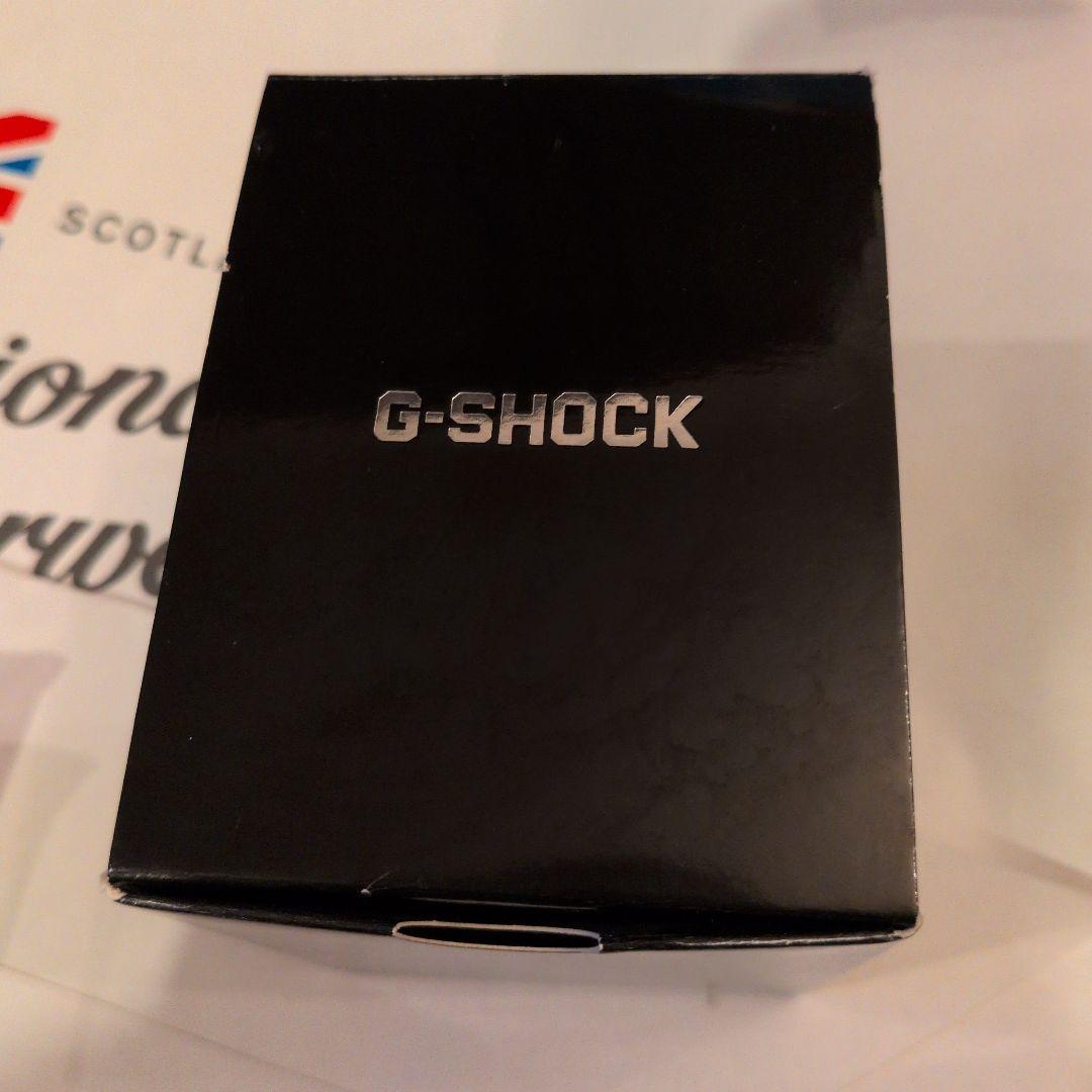 3個　①G-SHOCK DW-5600FF シルバーの出品 中箱、外箱、保証書