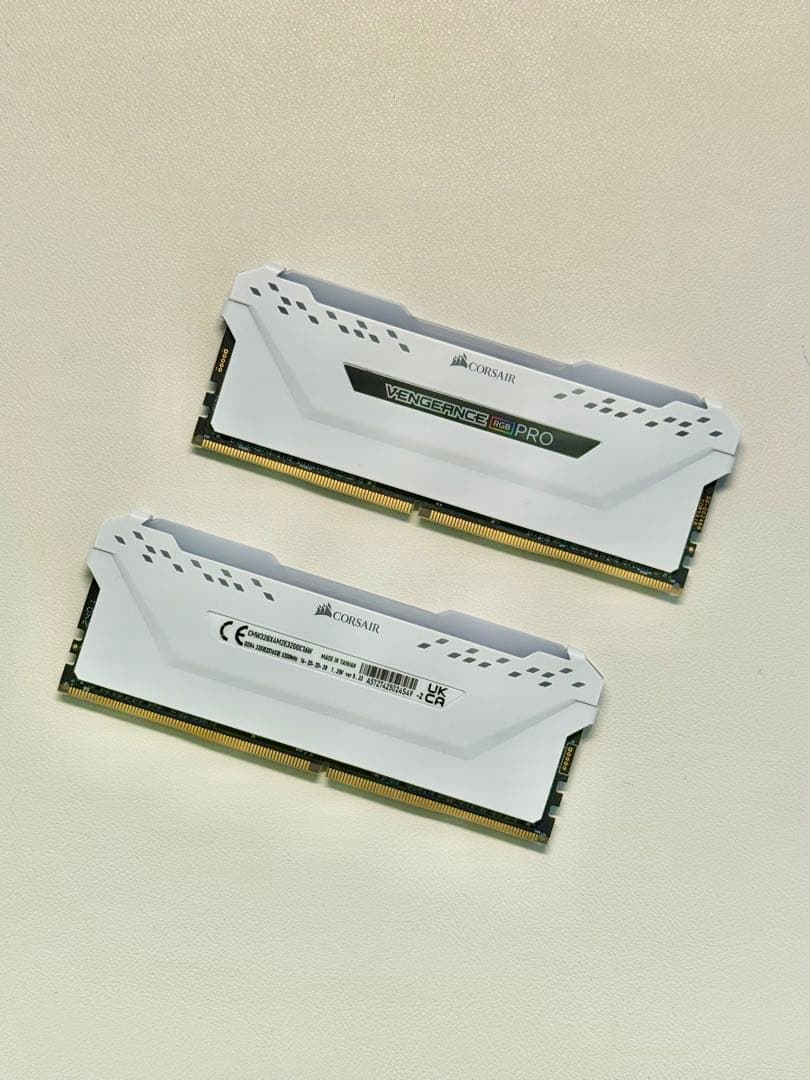 Corsair Vengeance LPX DDR4 ホワイト 32GB