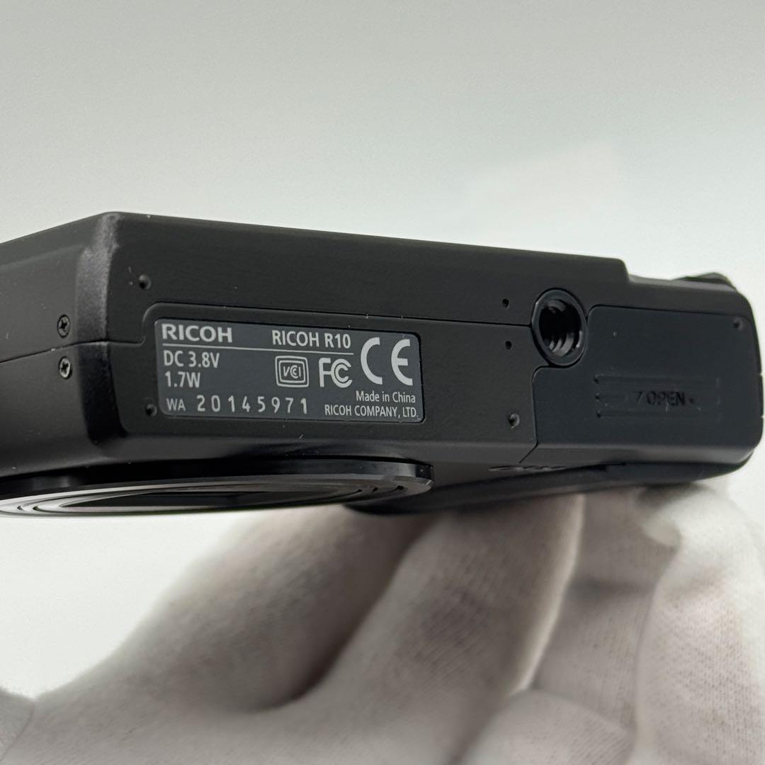 【極美品】 【動作◎】 RICOH R10 リコー　コンデジ デジカメ
