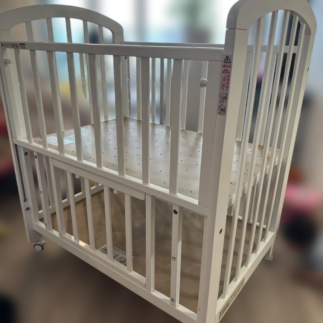 カトージ ベビーベッド