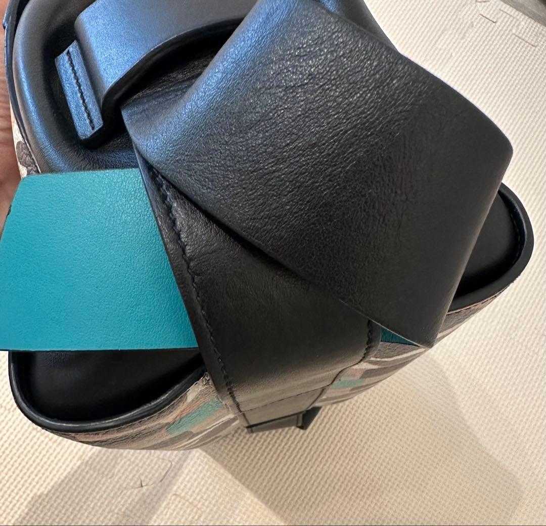 美品！PRADA 花柄ハンドバッグ