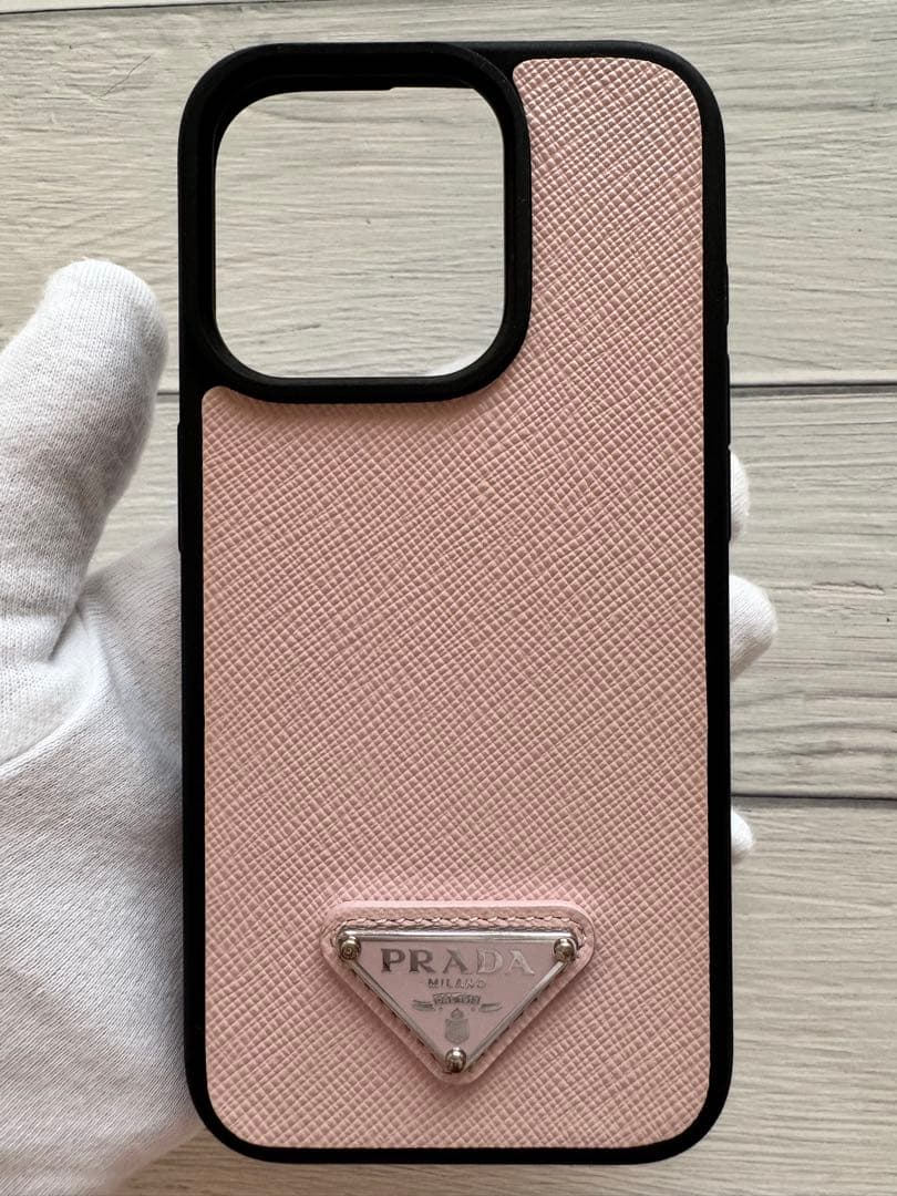 ★モアイ★ PRADA プラダ iPhone 15 Proケース ピンク