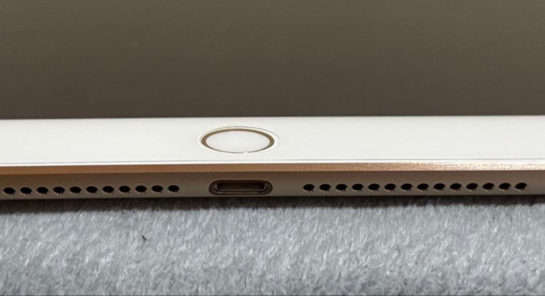 美品　iPad Air2 64GB Wi-Fiモデル ゴールド A1566