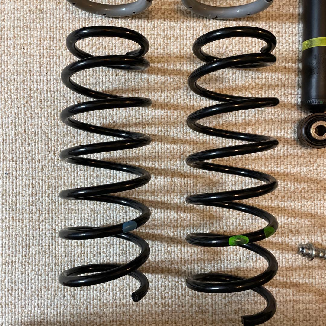 【未使用】【純正】ジムニー JB64 サスペンションセット