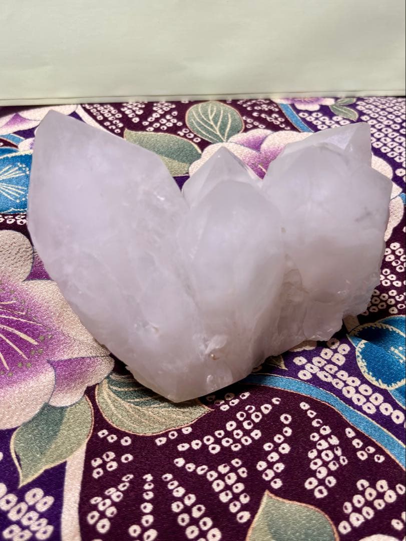 特大！大きなポイント！ パールバティ産 ヒマラヤ水晶クラスター 重さ約1.5kg