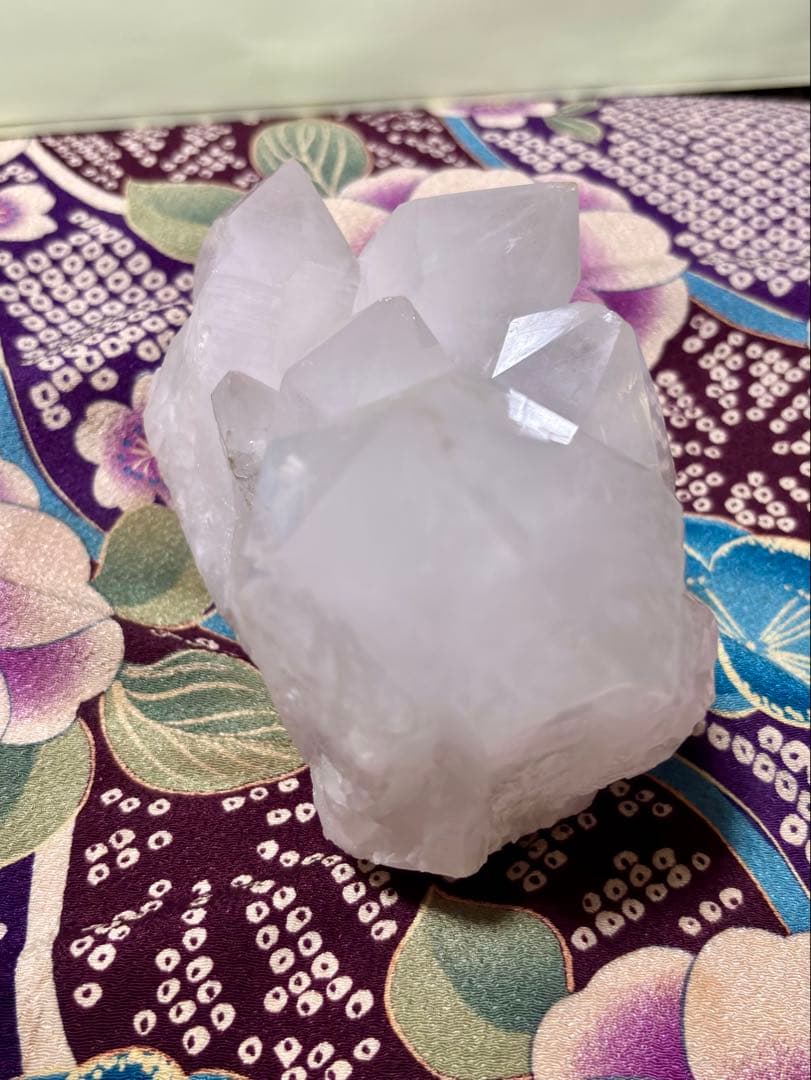 特大！大きなポイント！ パールバティ産 ヒマラヤ水晶クラスター 重さ約1.5kg
