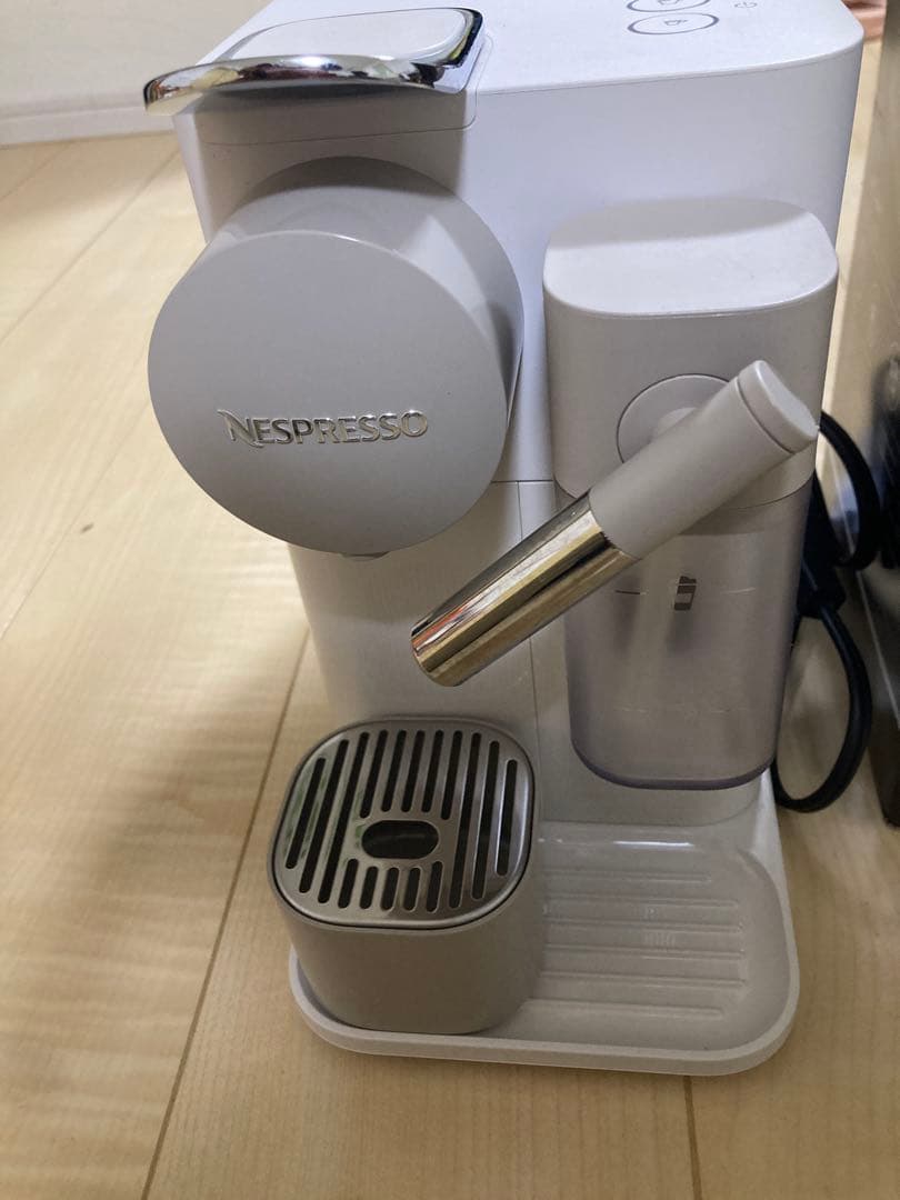 Nespresso ラティシマ・ワン カプセル式コーヒーメーカー F111型