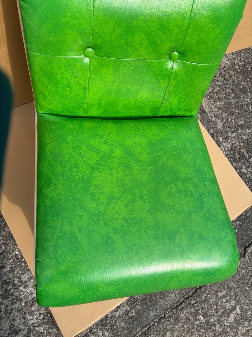 アンティークな可愛いスペースエイジチェアーポップ　ミッドセンチュリー 　ソファ