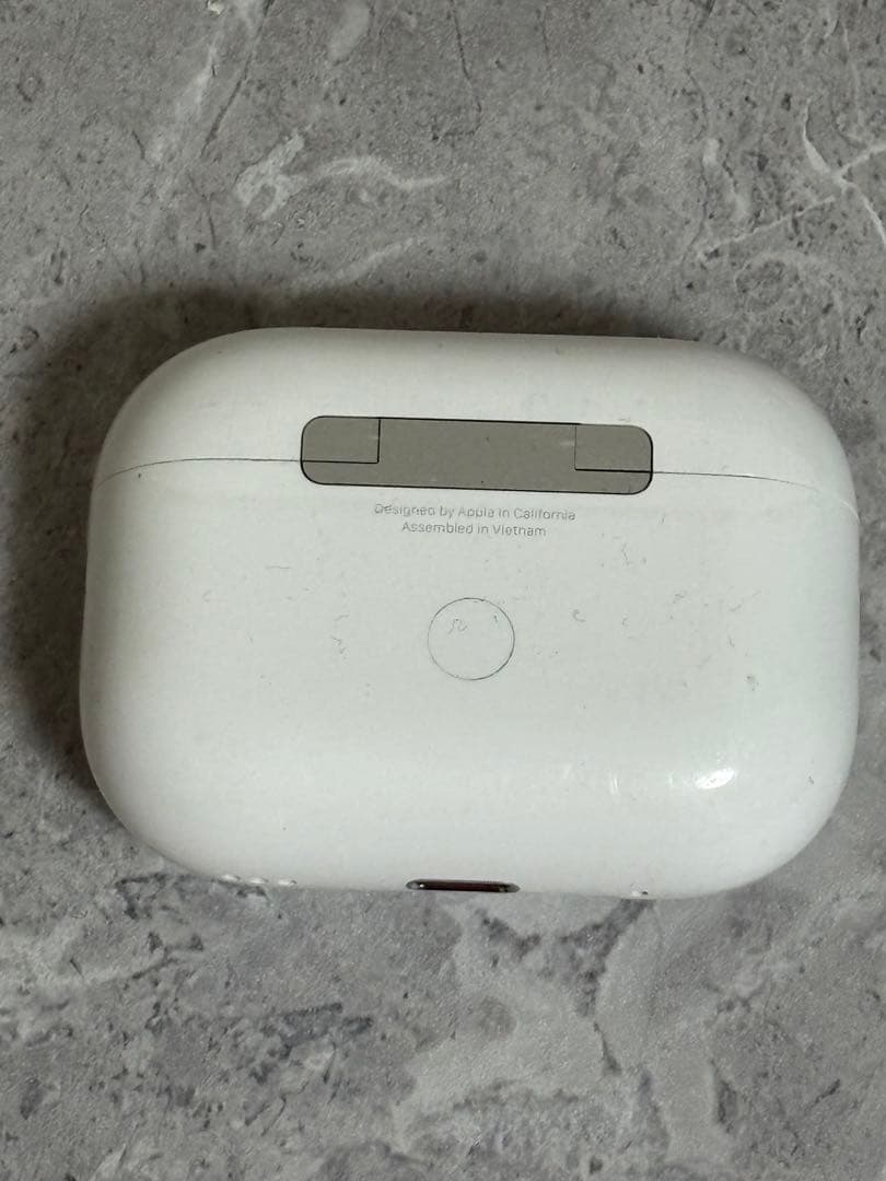 AirPods Pro2 第2世代　本体 新品充電コード、イヤーピース付き