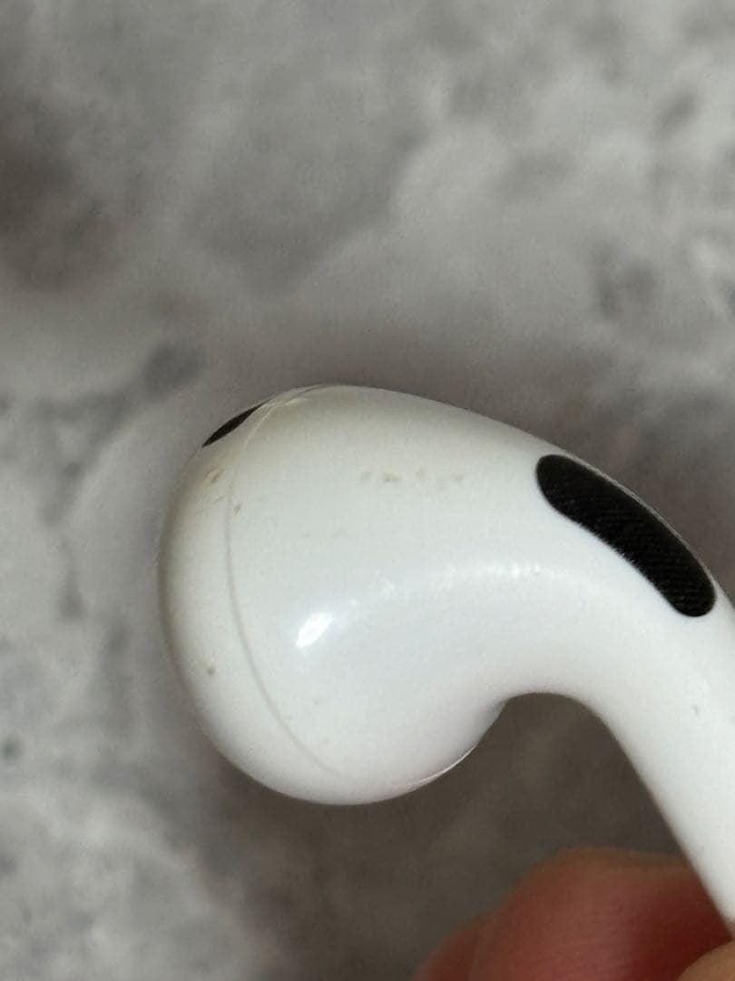 AirPods Pro2 第2世代　本体 新品充電コード、イヤーピース付き