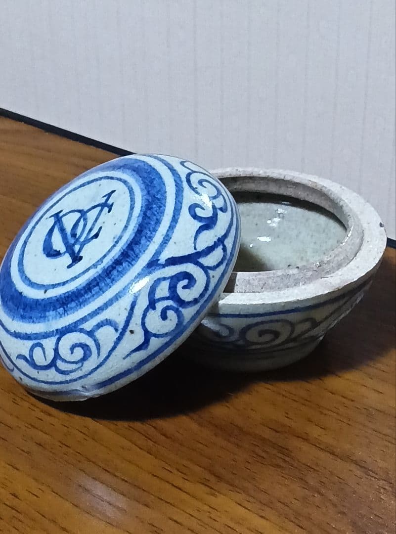 唐草模様　香合　小物入れ