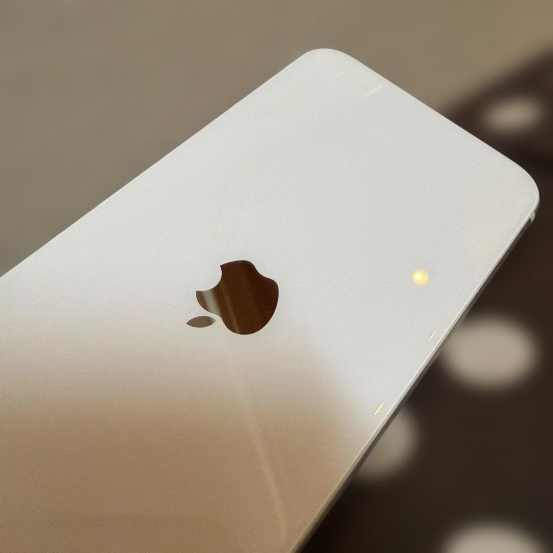 iPhone SE 第2世代 ホワイトスマートフォン 本体