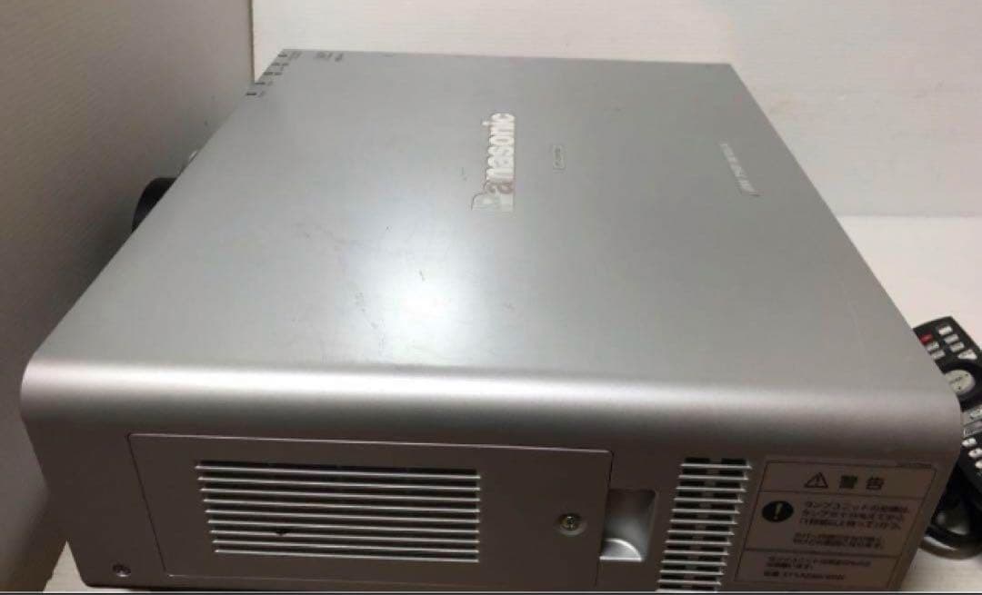 Panasonic プロジェクター　PT-DW740S ⭐️7000lm 日本製