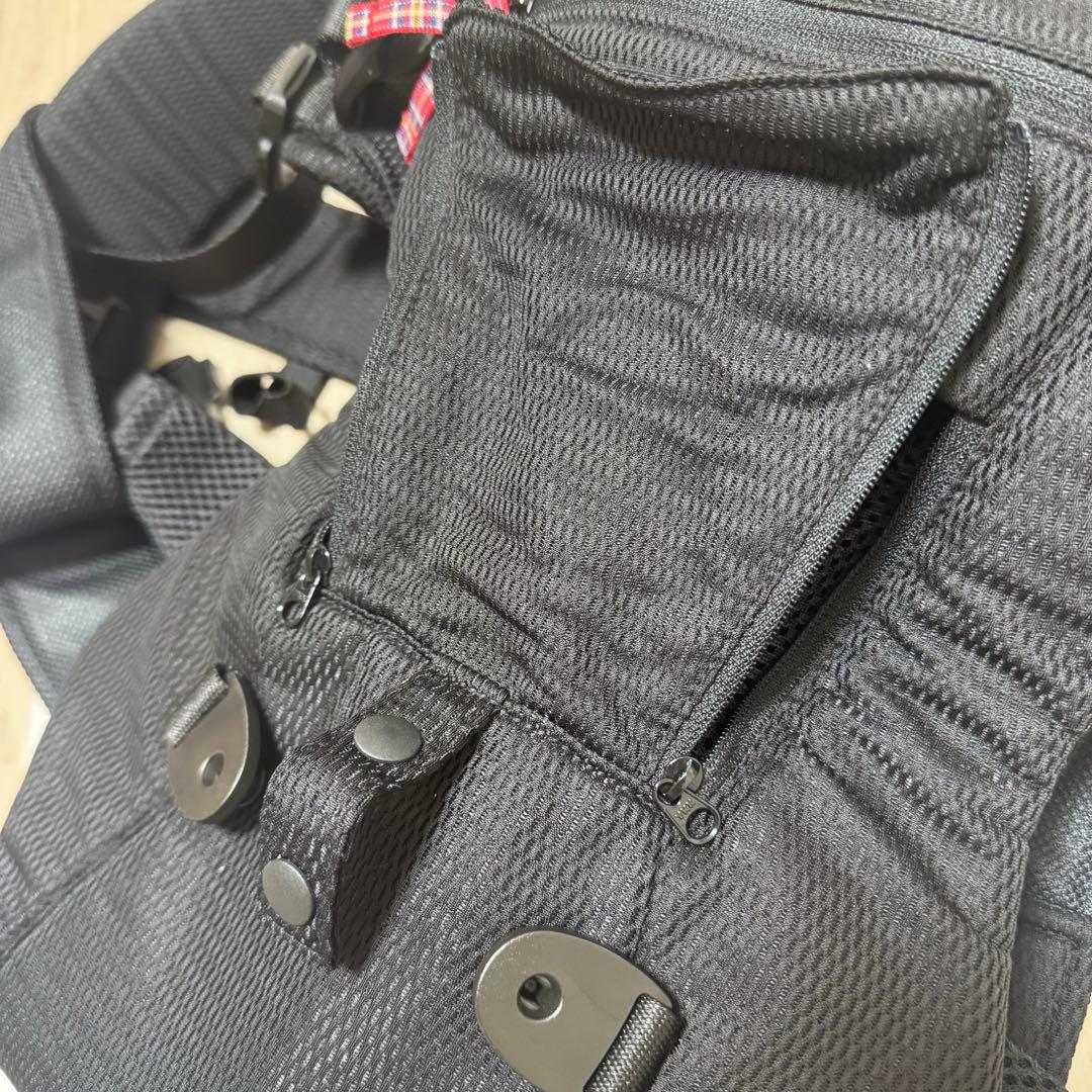 mikiHOUSE 黒 メッシュ抱っこひも
