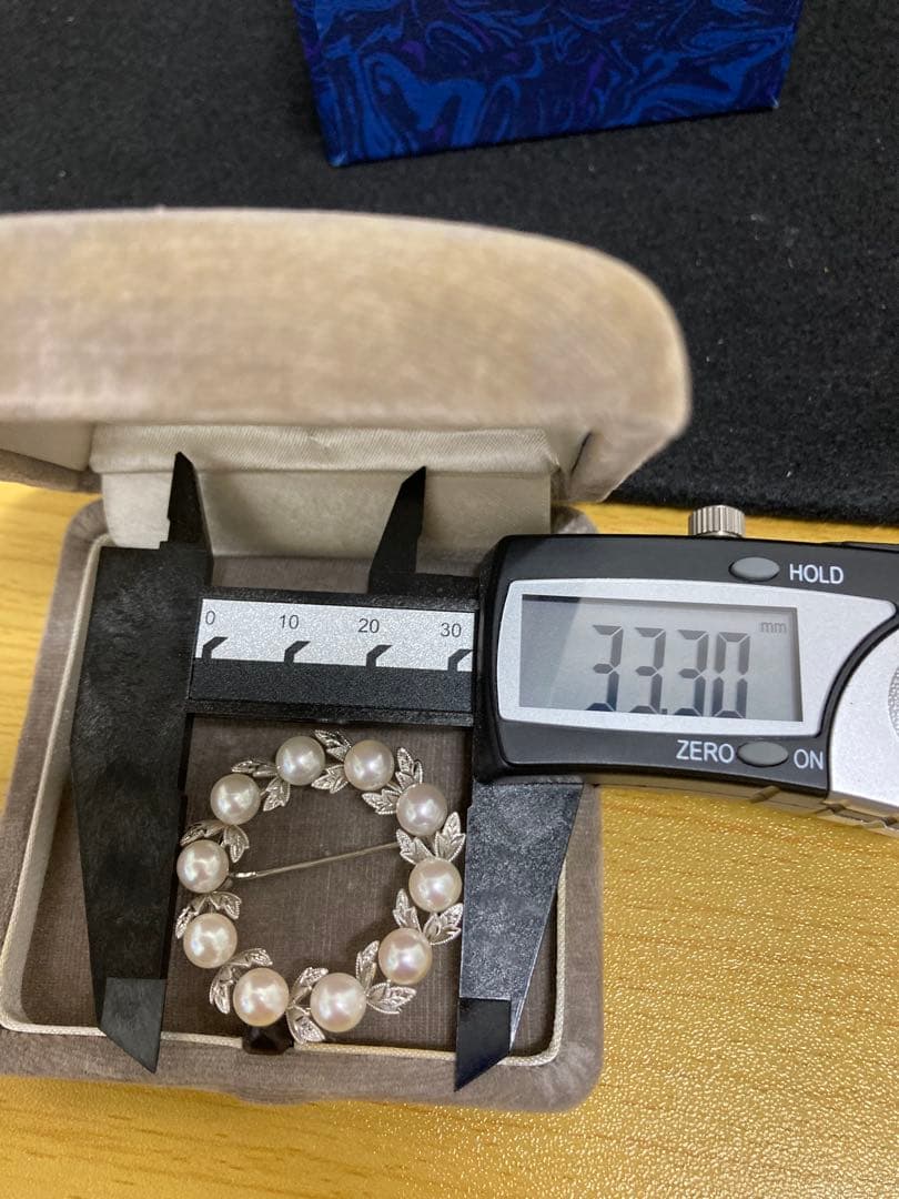 ミキモト　ブローチ　葉彫り　入学式　卒業式　結婚式　刻印　ブランド