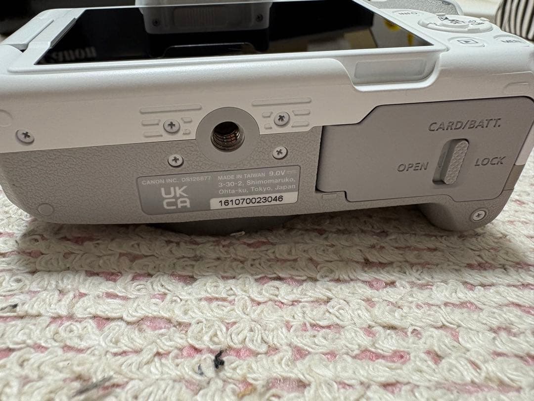 Canon EOS R50 ホワイト 2セットレンズ付きSDカード付き