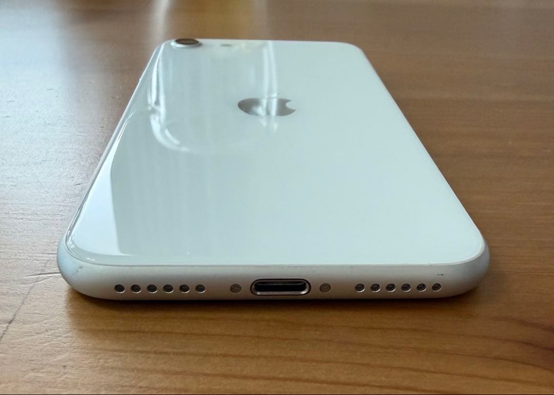 【美品】Apple iPhone SE (第2世代) ホワイト 64GB