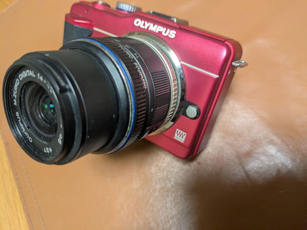 OLYMPUS M.ZUIKO DIGITAL 14-42mm レッド