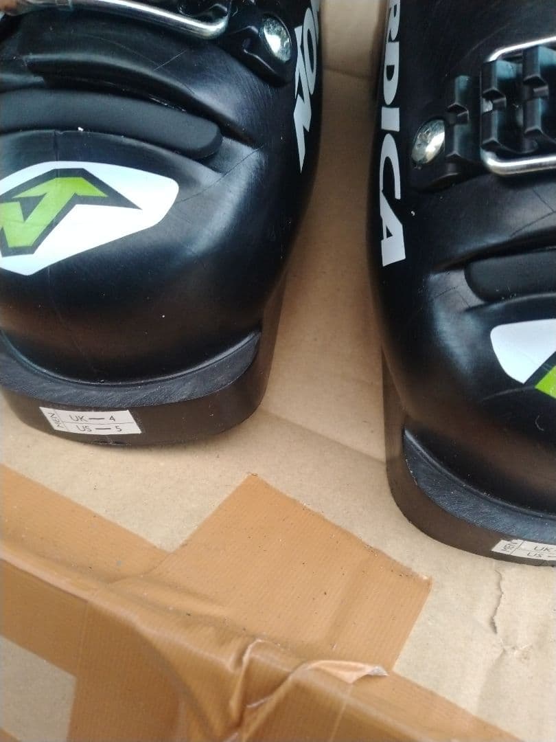 ノルディカ新品シェル 美品インナー 新品スポイラー/ブーツケース付