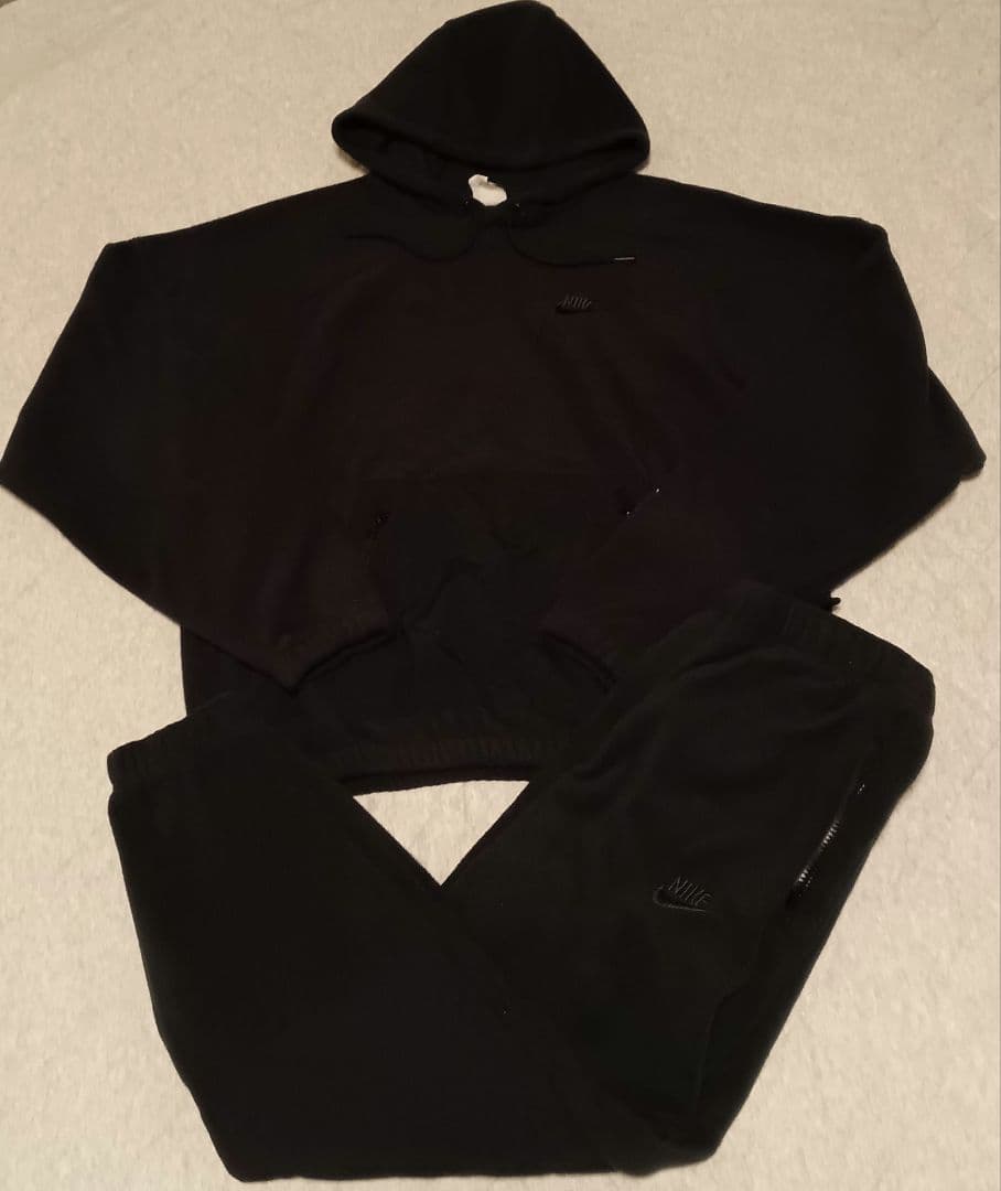 早いもの勝ち！ナイキ プルオーバー フリースパーカー 新品正規品 サイズＭ