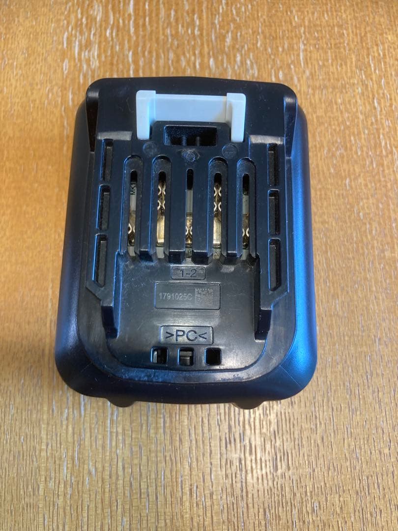 マキタ スティック掃除機 付属品多数 値段交渉 即購入可 CL-107FD