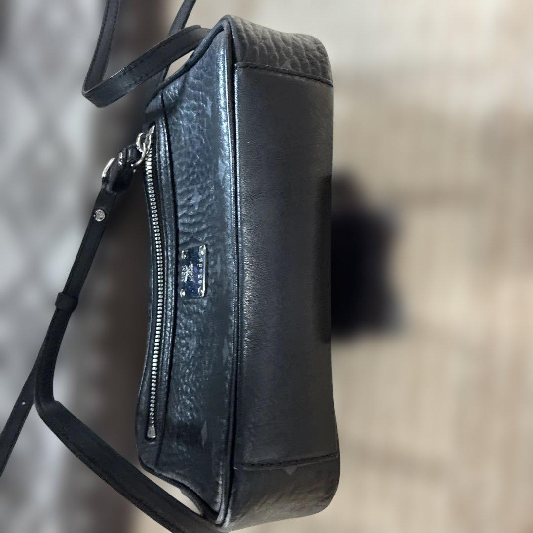 MCM ショルダーバッグ　ブラック