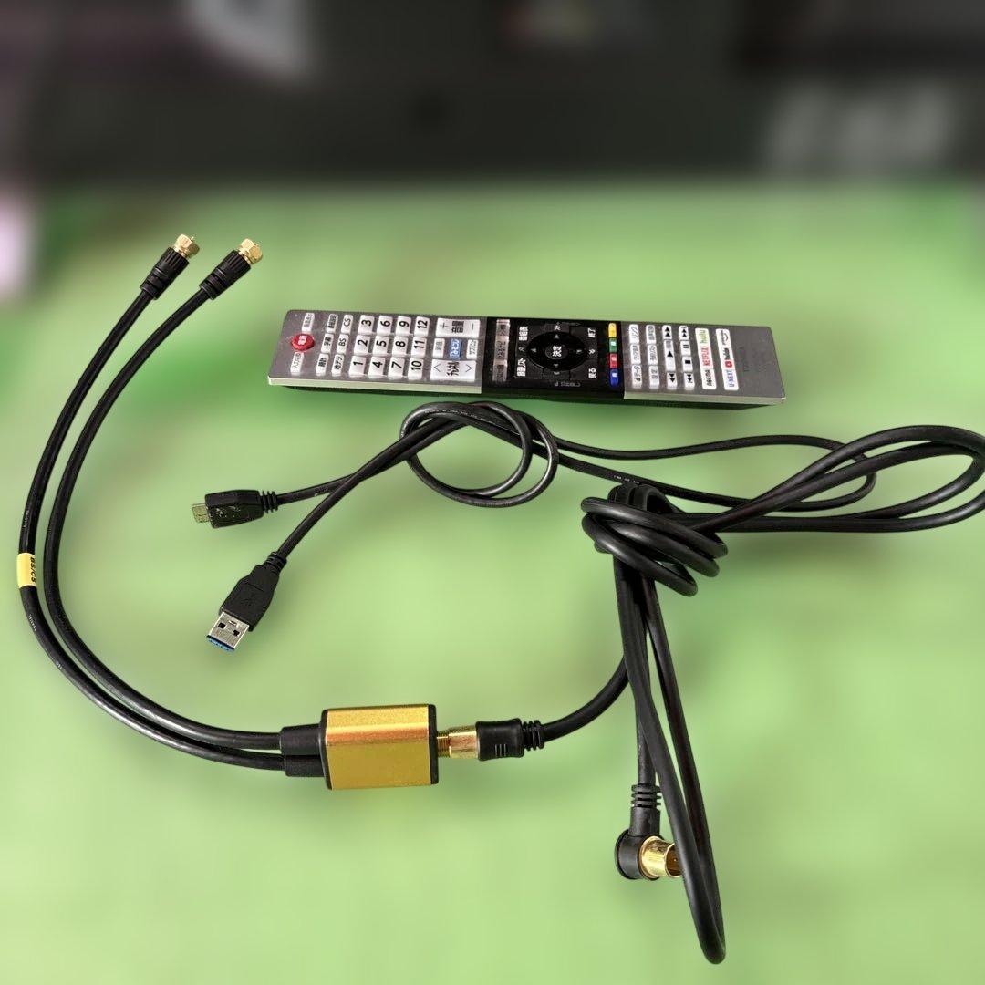 TOSHIBA 32V34 液晶テレビ 32インチ BS、CSアンテナ付き