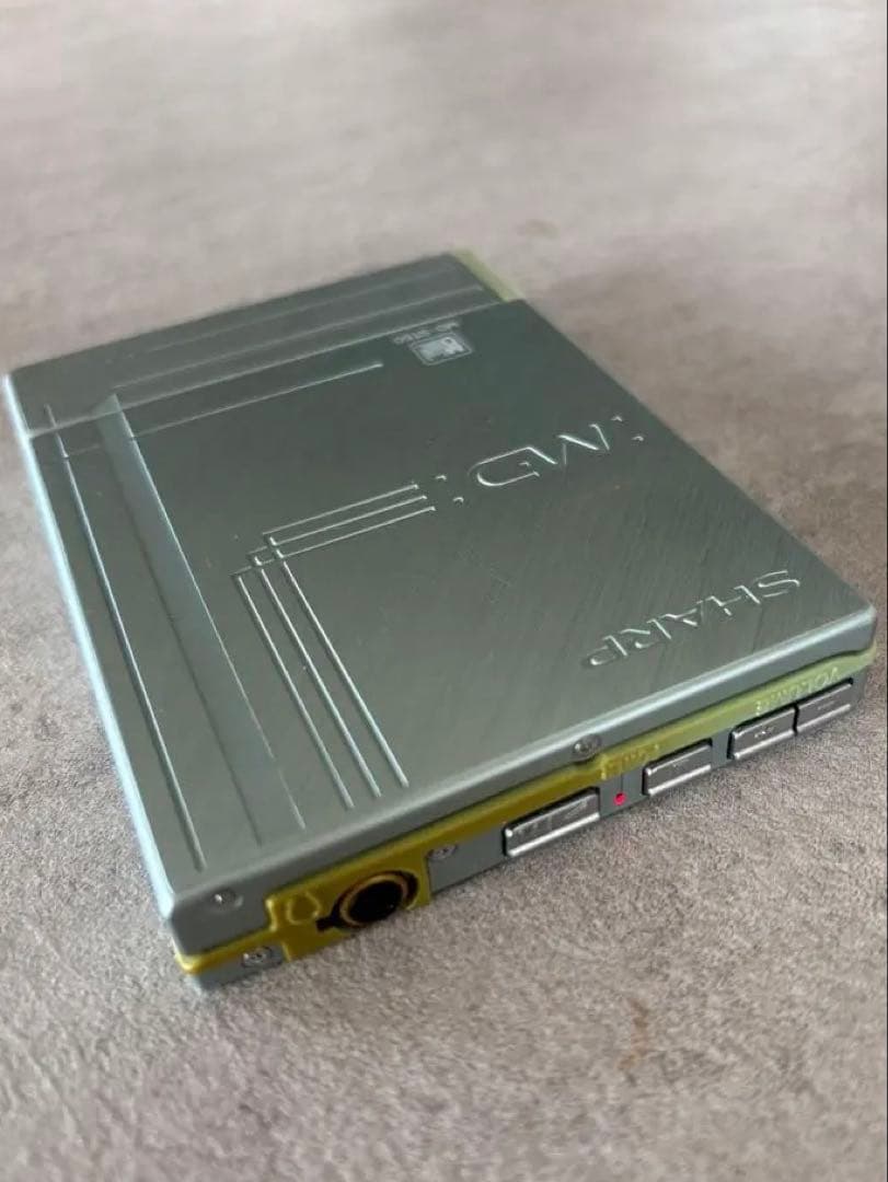取引の少ない希少な商品❗️ シャープ　MDヘッドホンプレーヤー MD-ST60-G