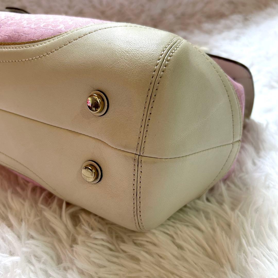 美品 coach シグネチャー SOHO ピンク ハンドバッグ フラップ