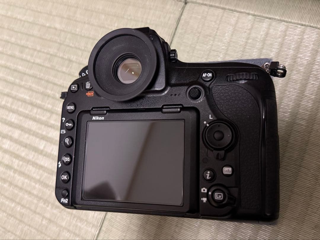 t*e様 美品 Nikon D850 シャッター23,627回 MB-D18付
