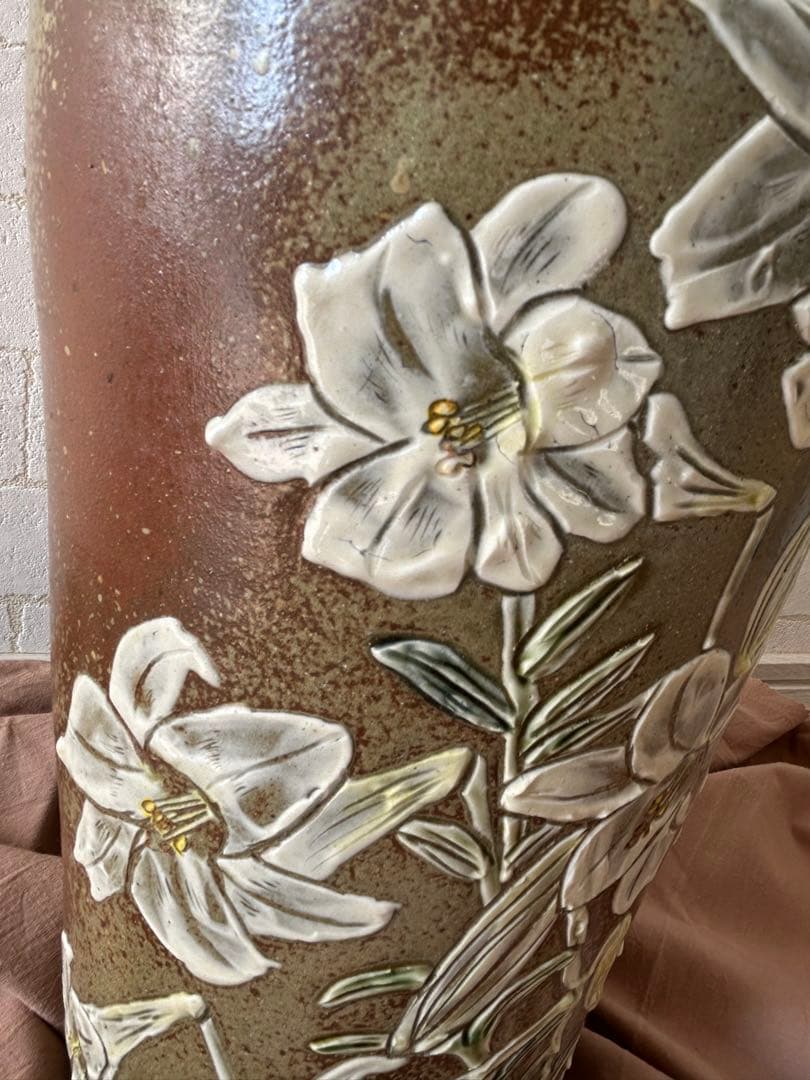 金城　百合文壺　沖縄　金城陶器所　骨董　花器　金城博美