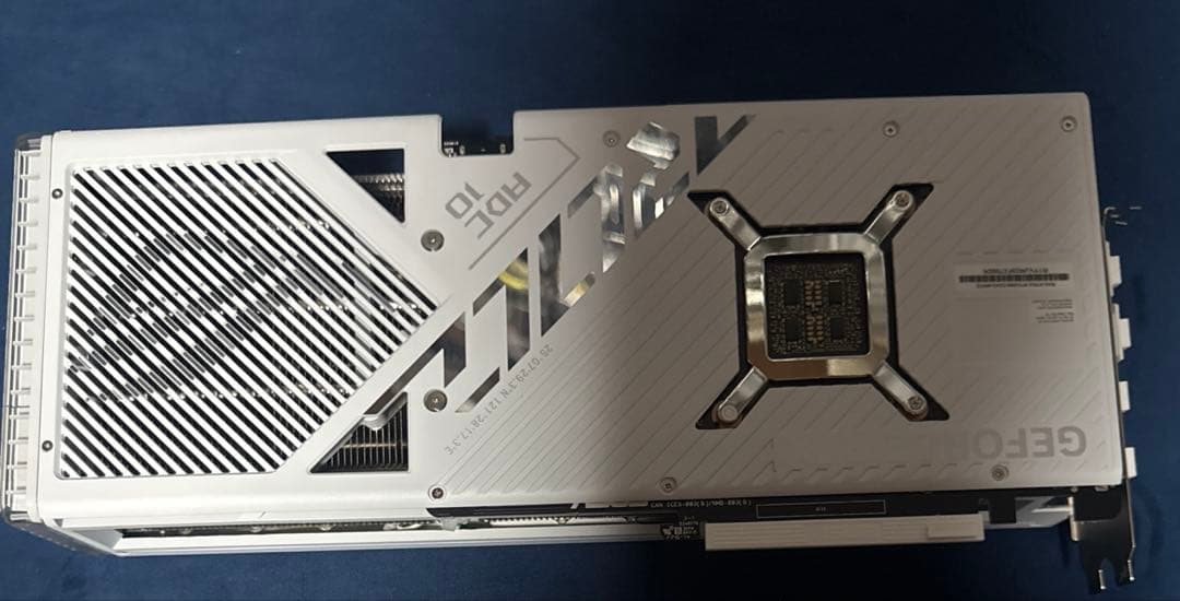 グラフィックボード・グラボ・ビデオカード ASUS ROG STRIX GEFORCE RTX 4090 White