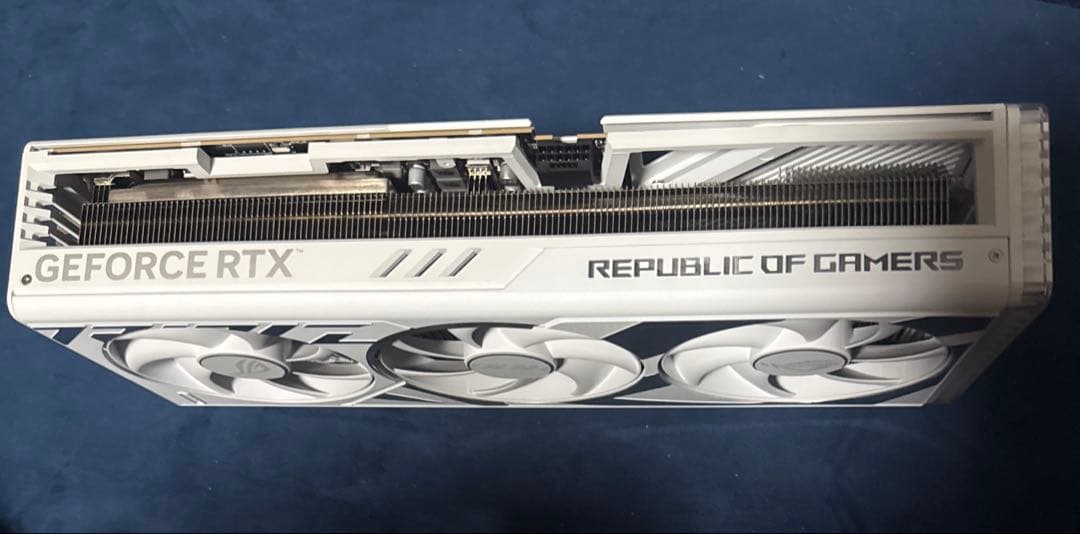 グラフィックボード・グラボ・ビデオカード ASUS ROG STRIX GEFORCE RTX 4090 White