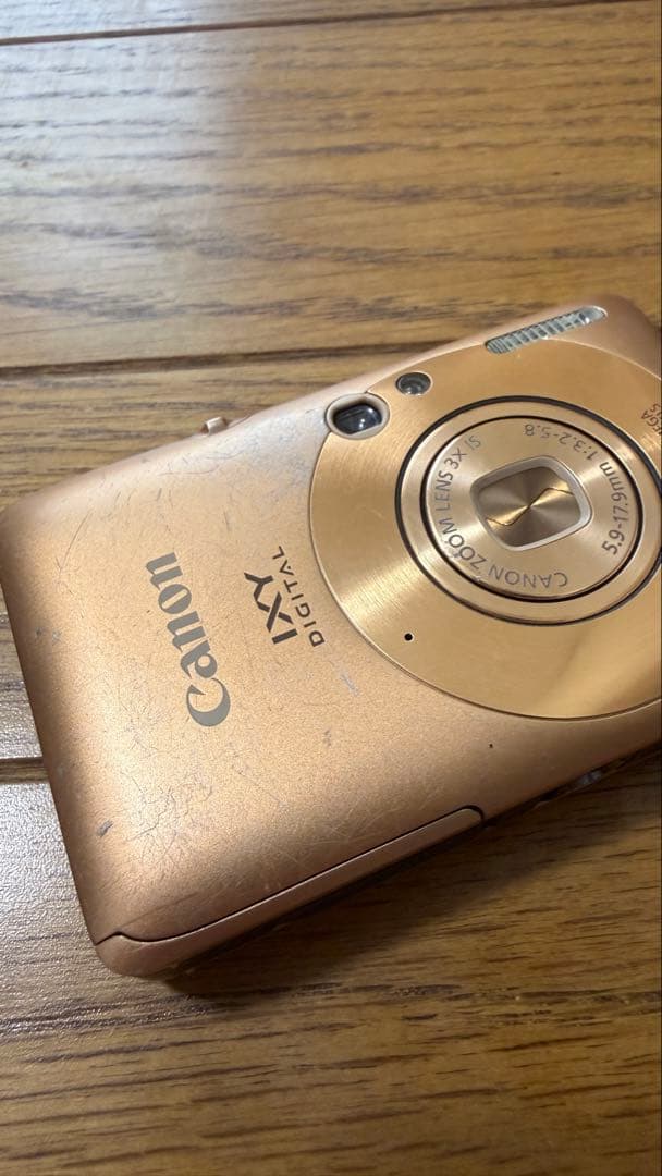 Canon IXY デジタルカメラ ゴールド 本体と充電器付き