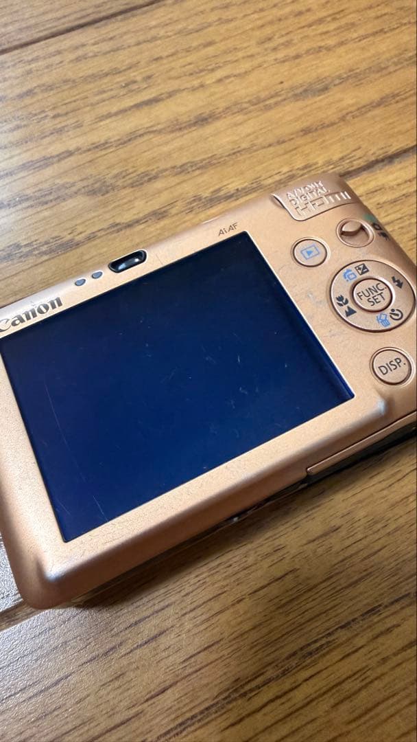 Canon IXY デジタルカメラ ゴールド 本体と充電器付き