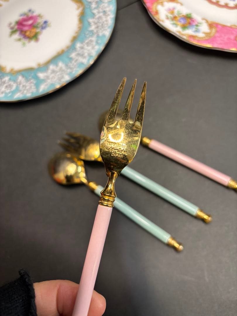 【訳あり価格】ロイヤルアルバート エンチャントメント ティートリオ 2セット